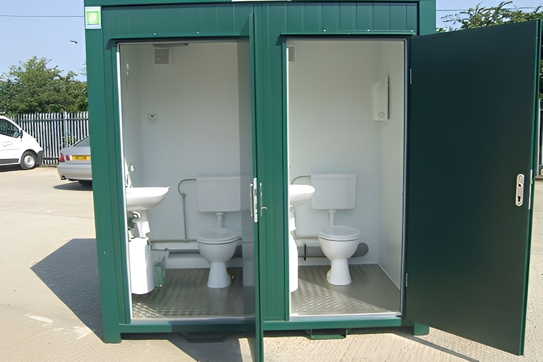 1+1 double mains toilet 8ft x 5ft (green)
