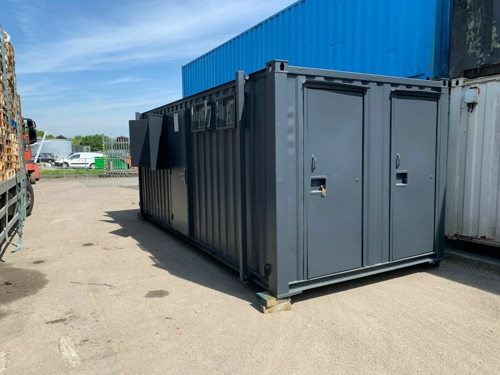 6 steel toilet cabin 24ft x 9ft